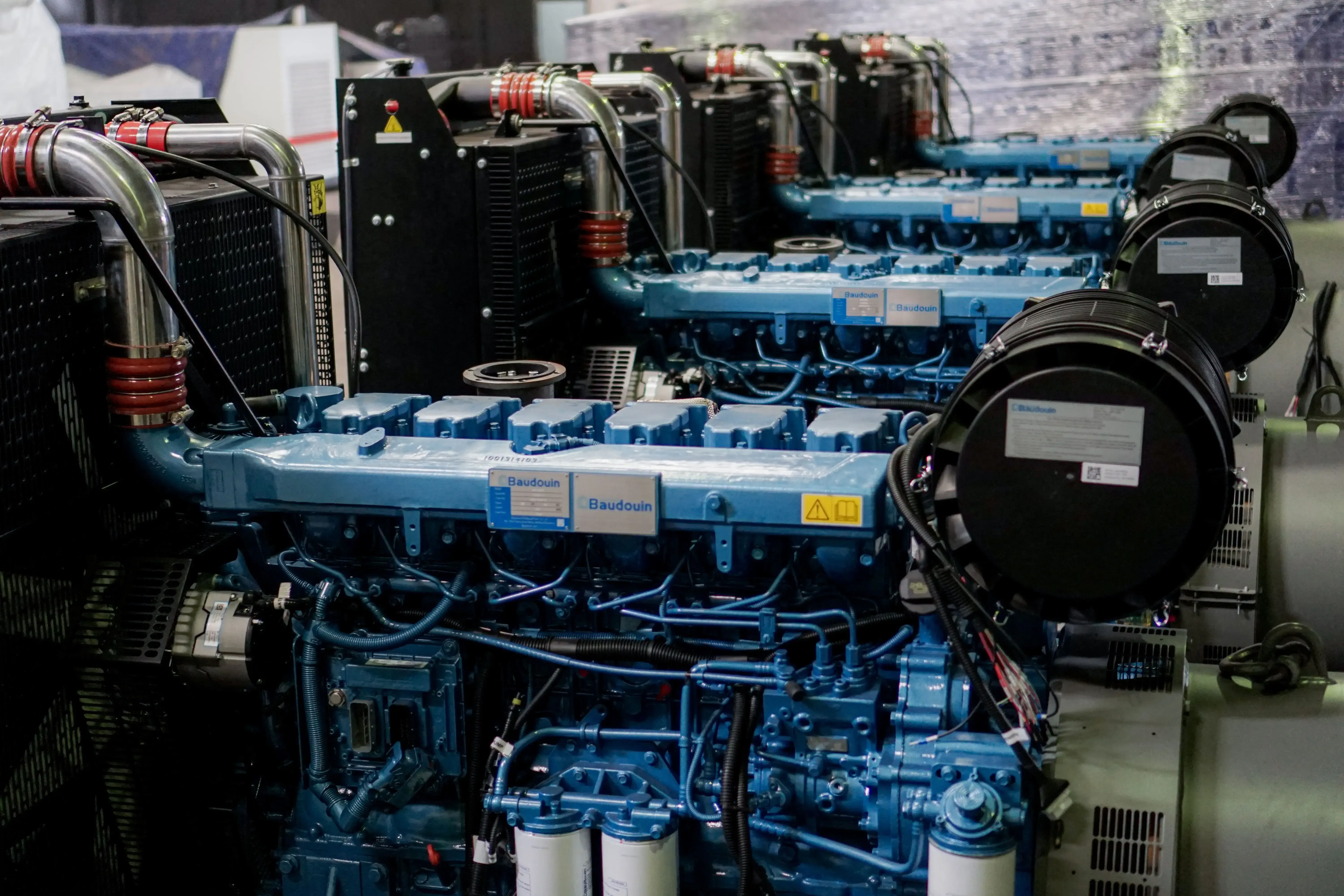 Genset industri siap dikonfigurasi sesuai kebutuhan proyek