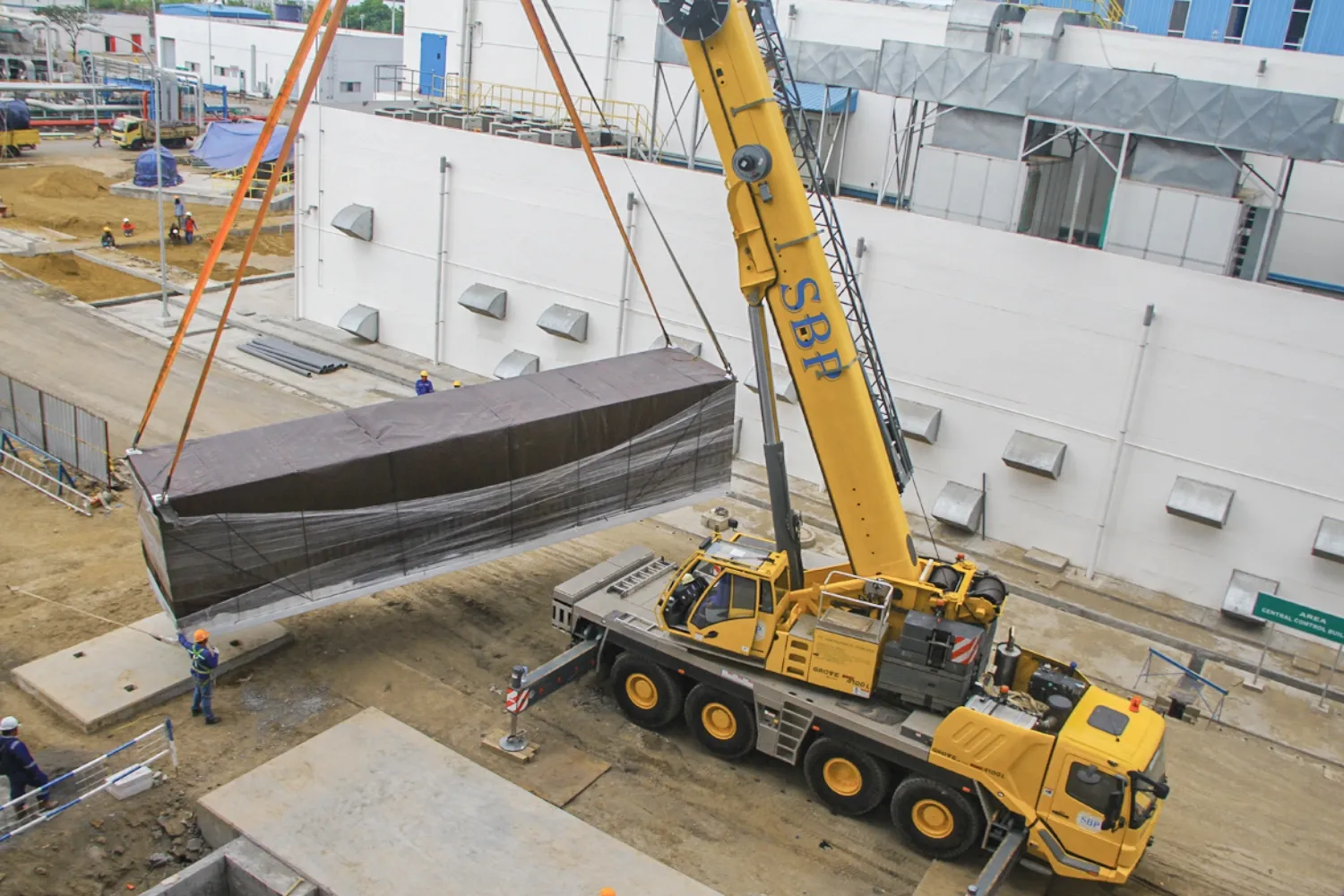 Industrial generator being delivered to a project site